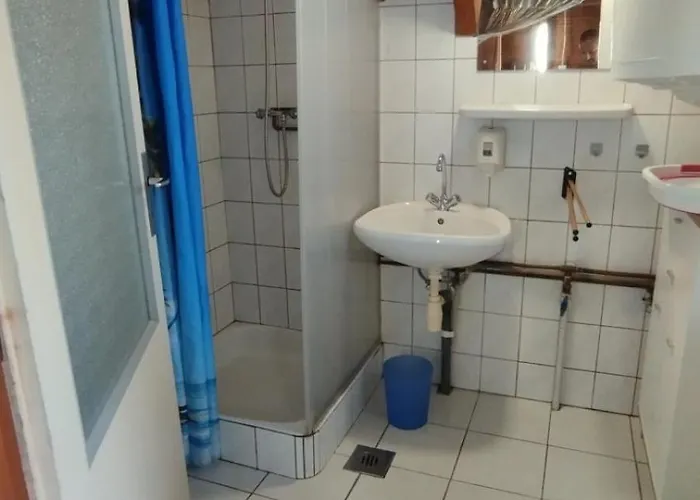 シャレー Szabo *